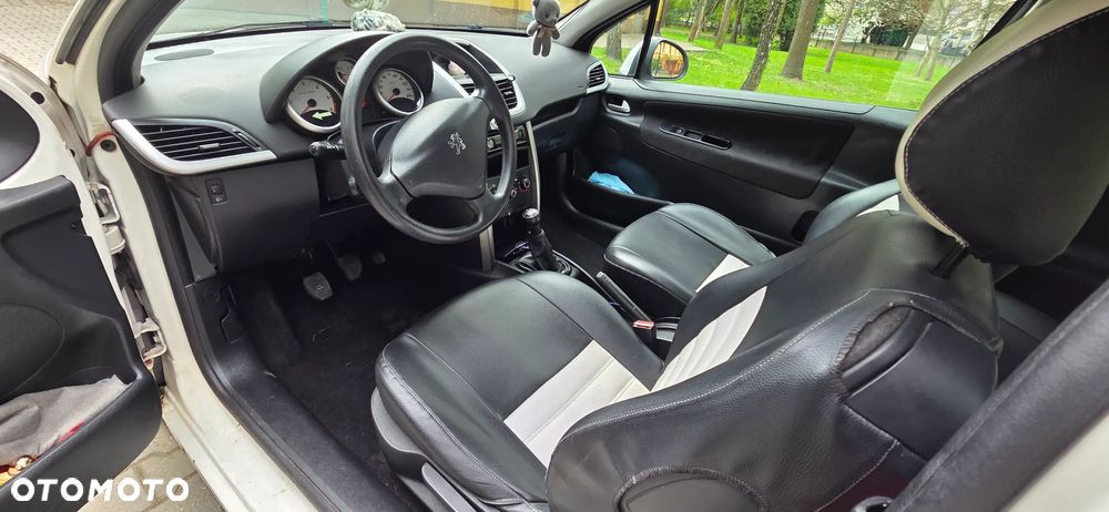 Peugeot 207 - 17