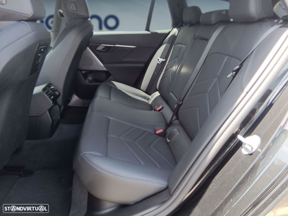 BMW 530 e Pack Desportivo M - 14