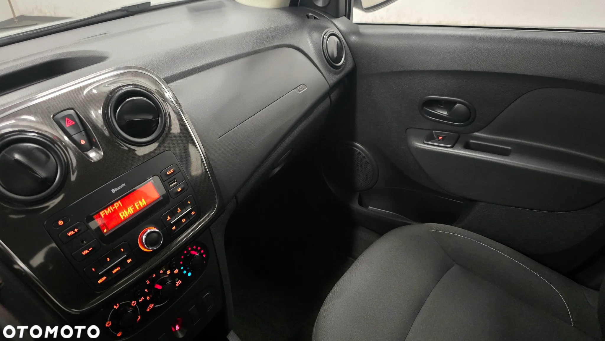 Dacia Logan MCV 0.9 TCe SL Celebration S&S - 16
