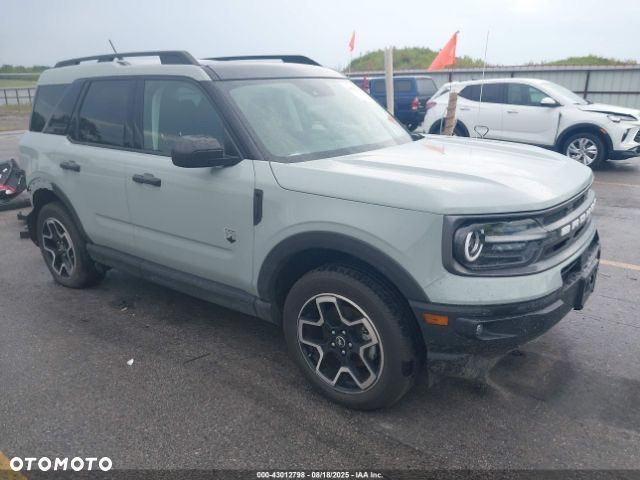 Ford Bronco - 1