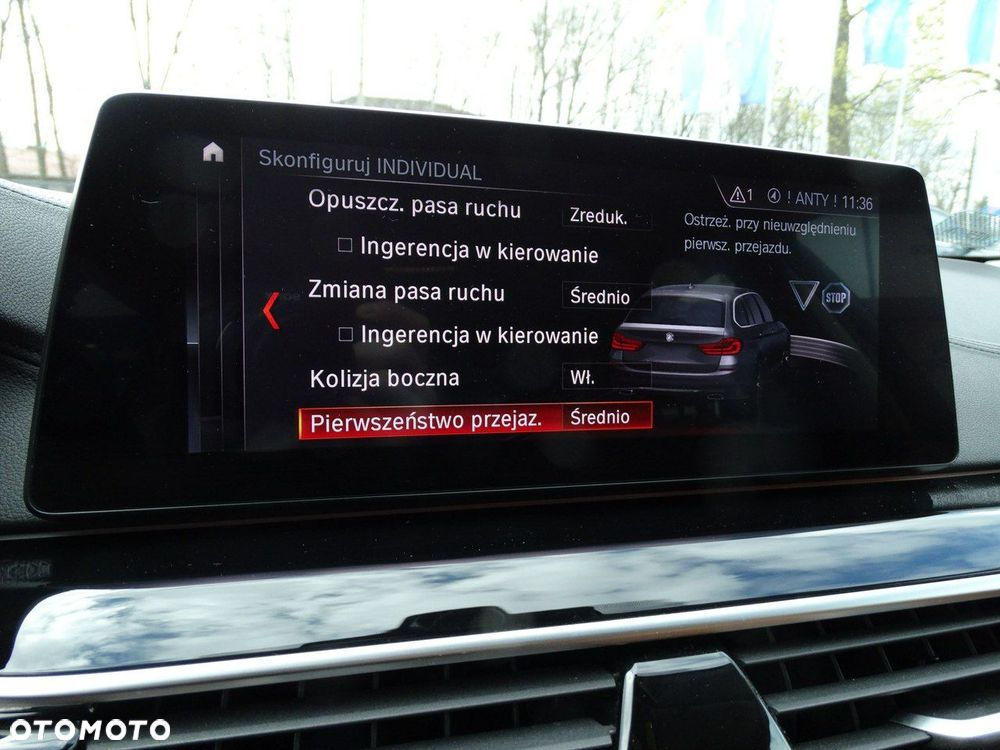 BMW Seria 5 520d Luxury Line - 29