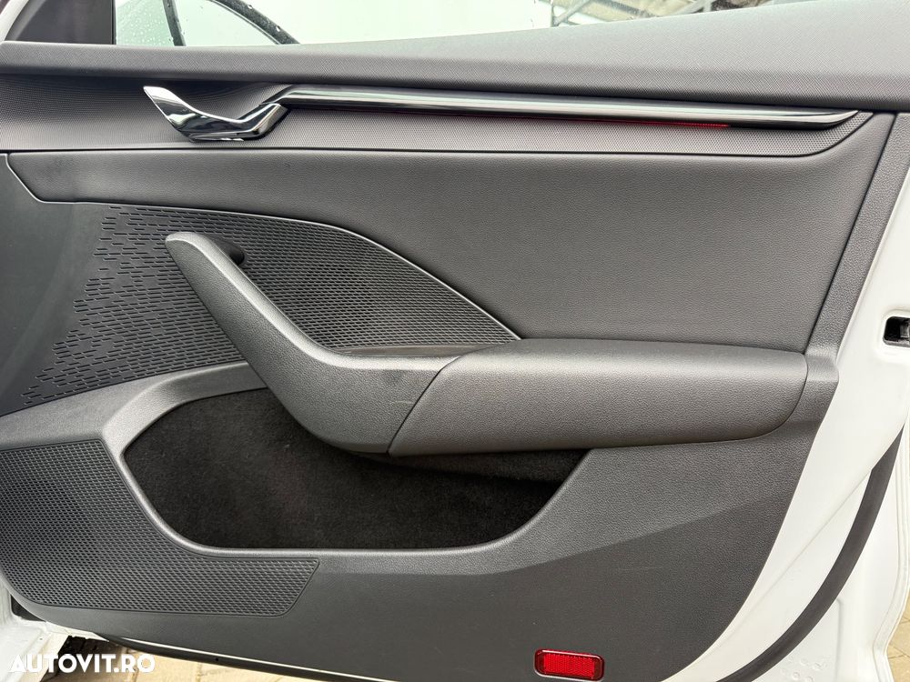 Skoda Octavia 2.0 TDI DSG Ambition - 19