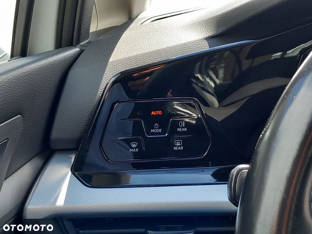 Volkswagen Golf 1.0 TSI - 24