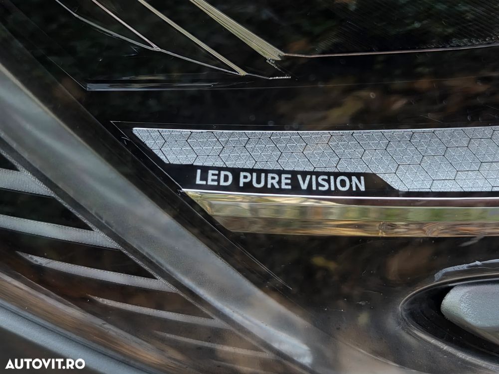 Renault Megane TCe 140 GPF LIMITED - 11