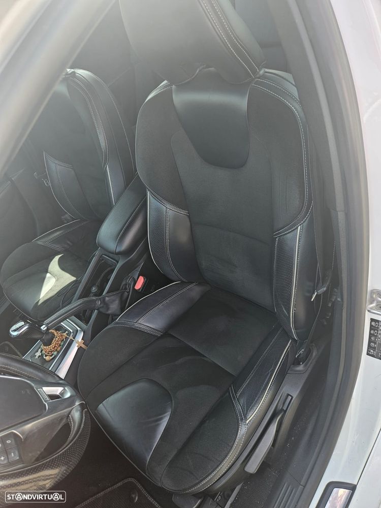 Volvo V40 2.0 D3 R-Design - 17