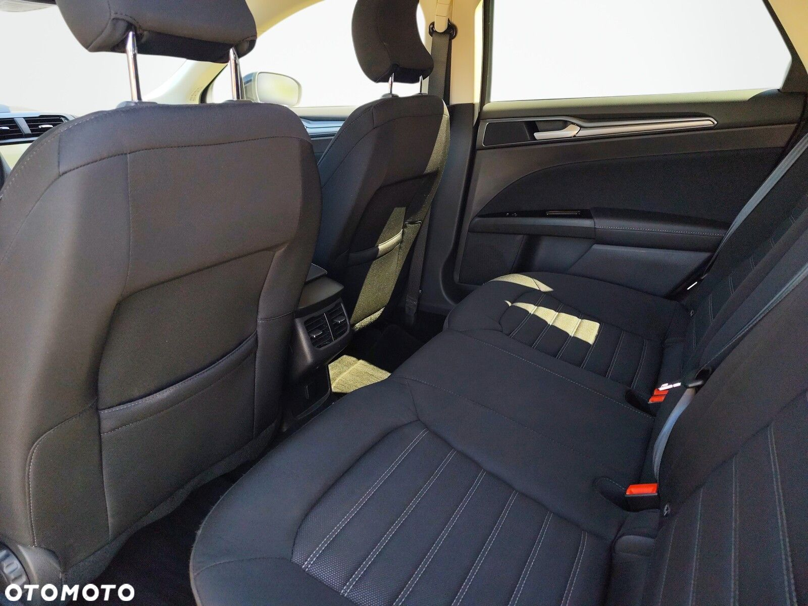 Ford Mondeo - 12
