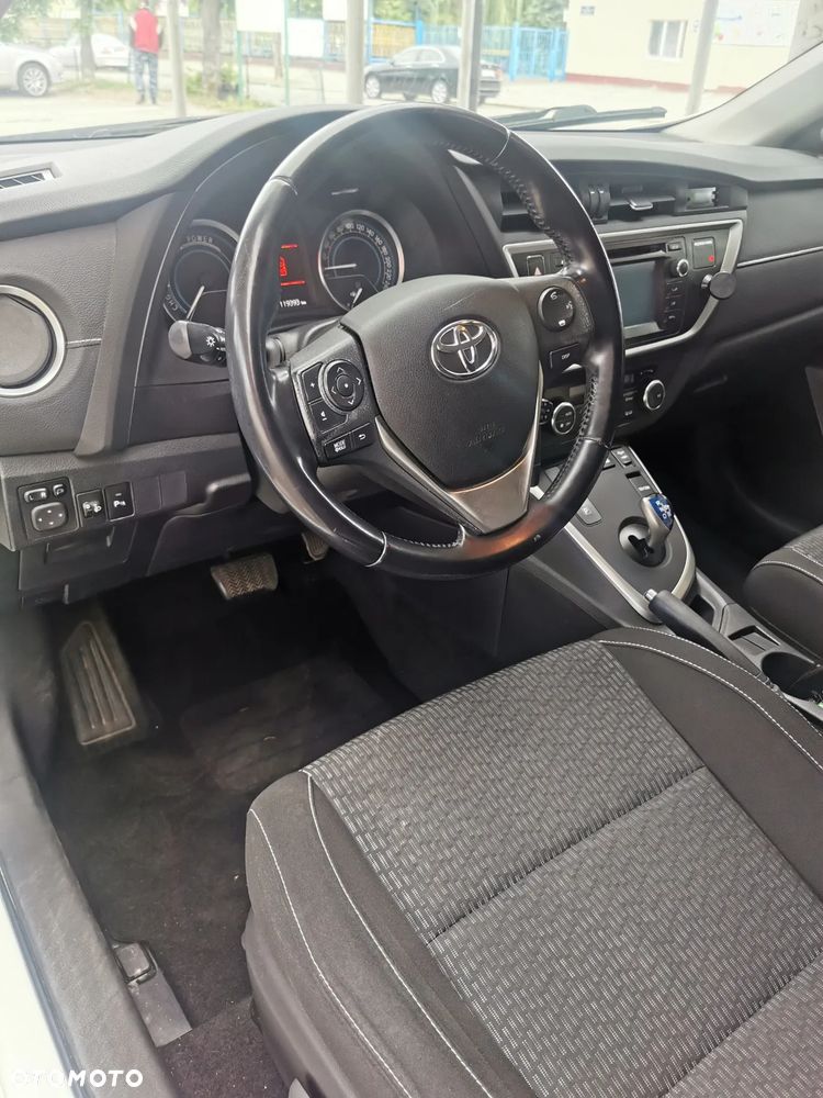 Toyota Auris - 12