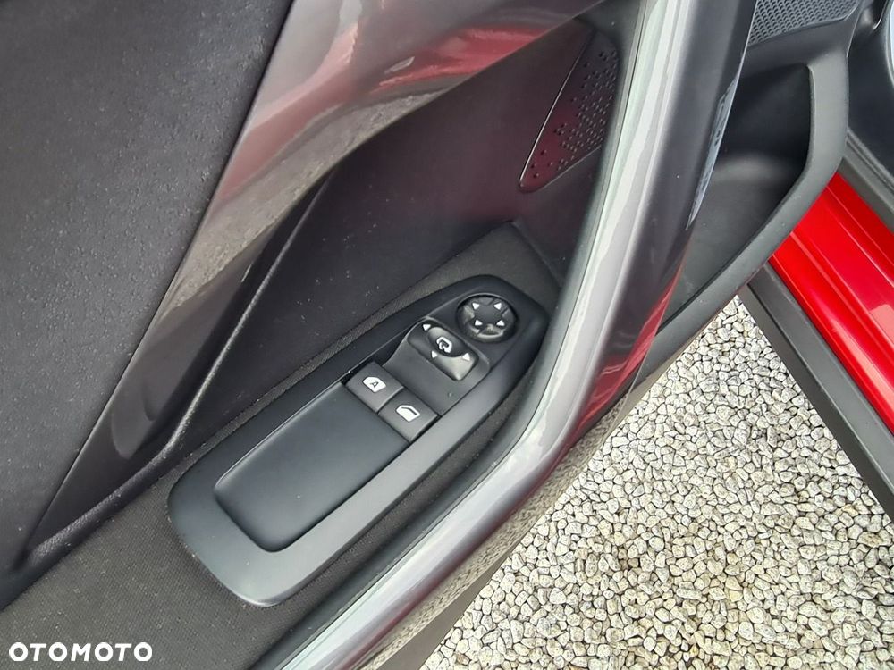 Peugeot 2008 1.2 Pure Tech Style S&S - 30