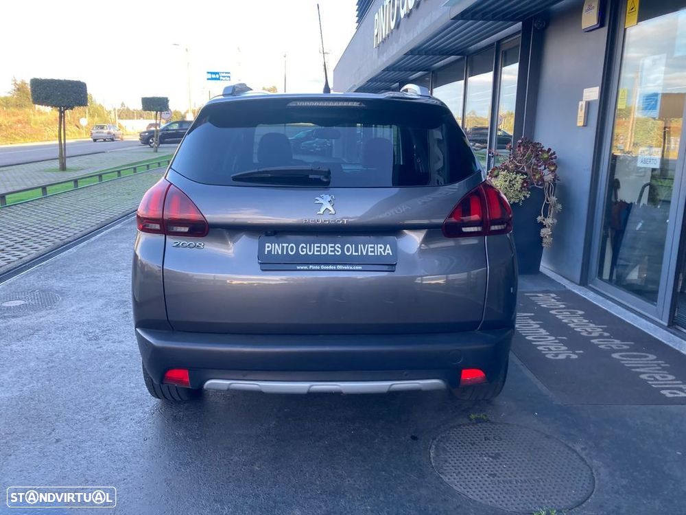 Peugeot 2008 - 8