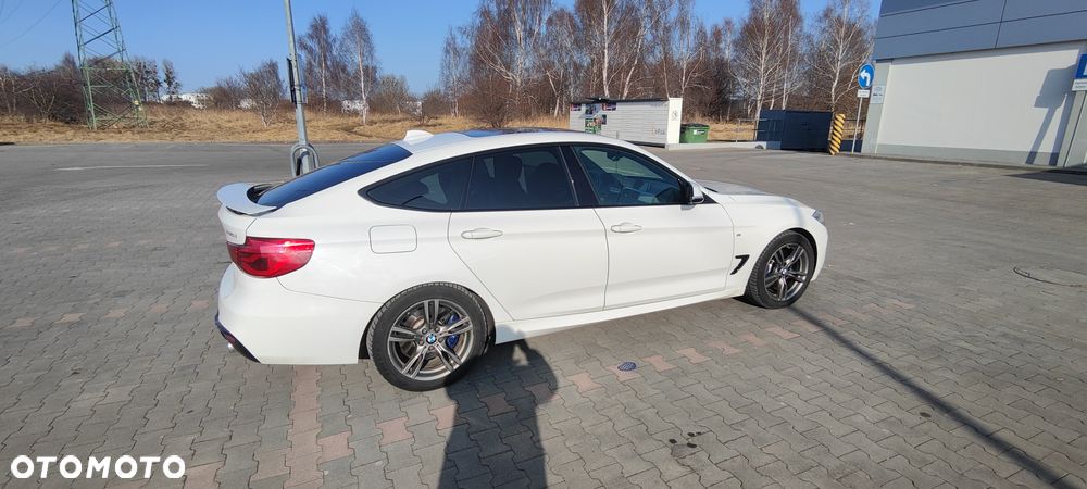 BMW 3GT 335i xDrive - 16