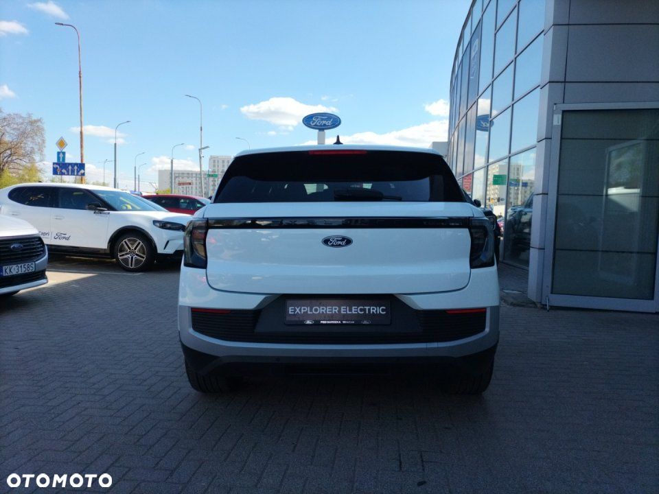 Ford Explorer - 4