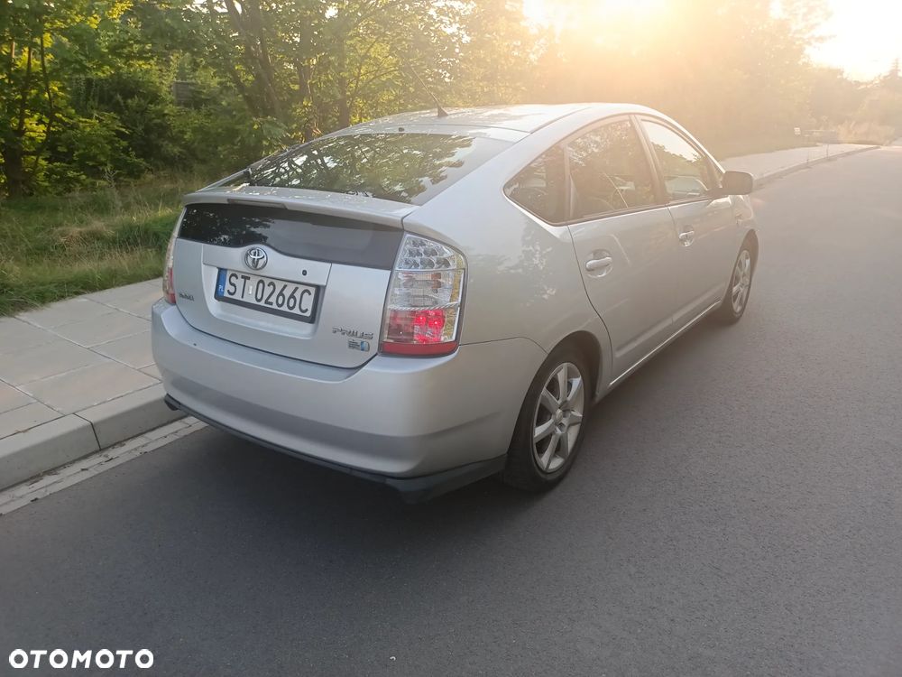Toyota Prius 1.5 VVT-i Sol (nav) - 2