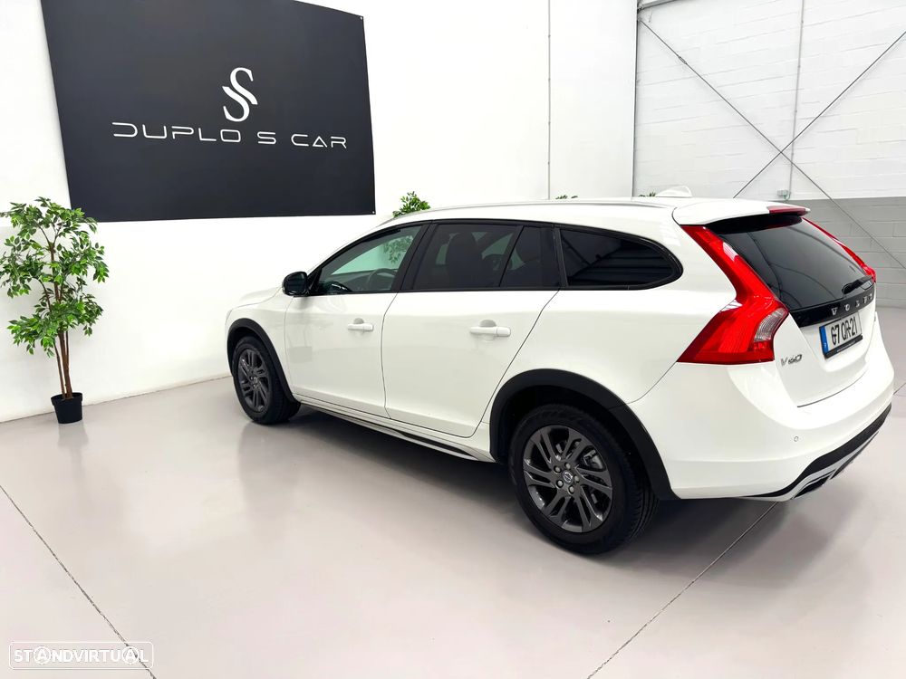 Volvo V60 2.0 D4 Momentum - 12
