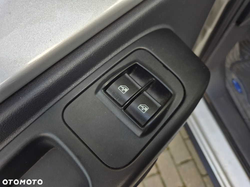 Fiat Fiorino Kombi 1.3 MJ Adventure - 12