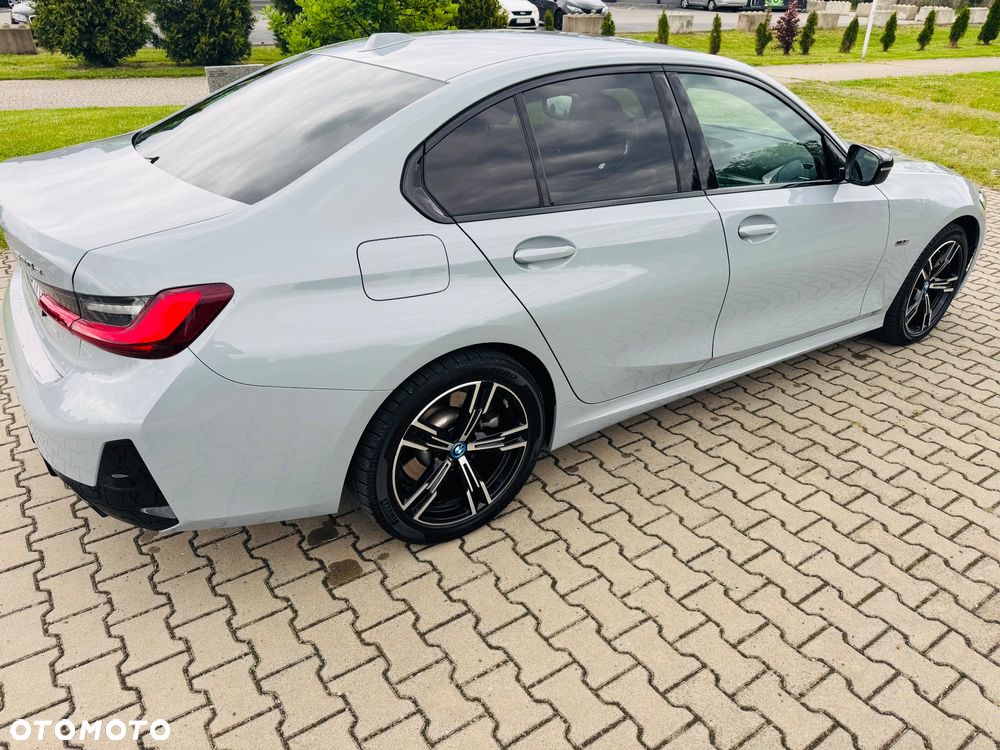 BMW Seria 3 320e PHEV M Sport - 13