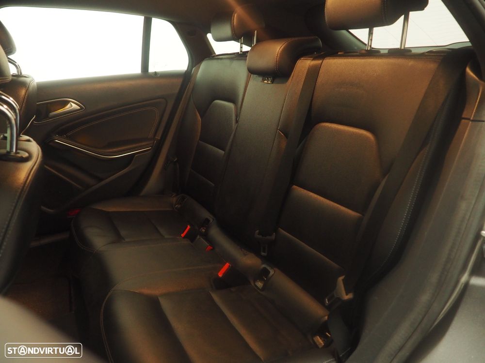 Mercedes-Benz CLA 180 d 7G-DCT - 13