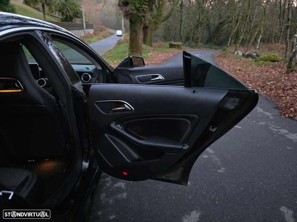 Mercedes-Benz CLA 180 CDI 7G-DCT StreetStyle - 23