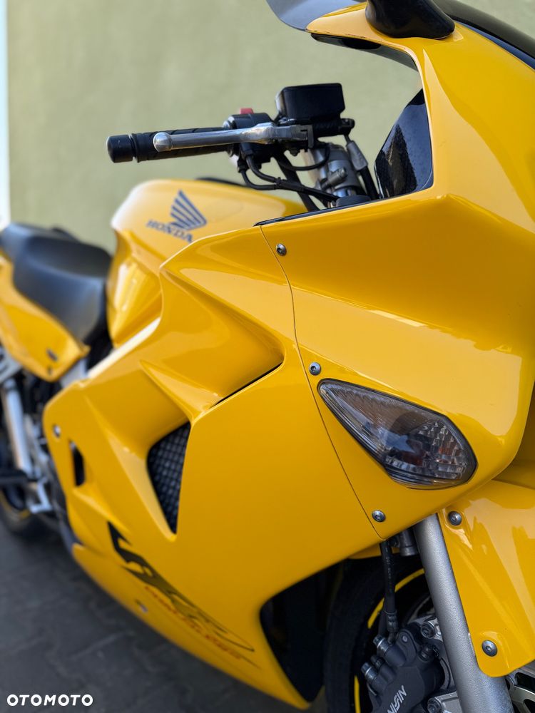 Honda VFR - 4