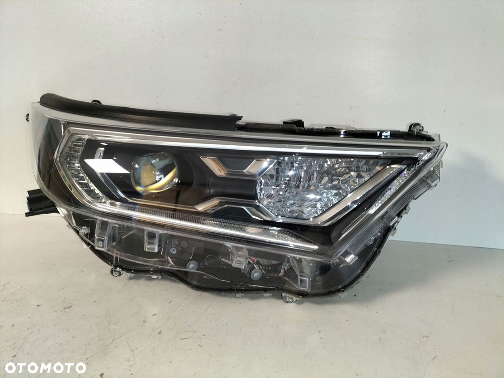 lampa przednia reflektor prawa toyota rav4 rav-4 v 18- - 2
