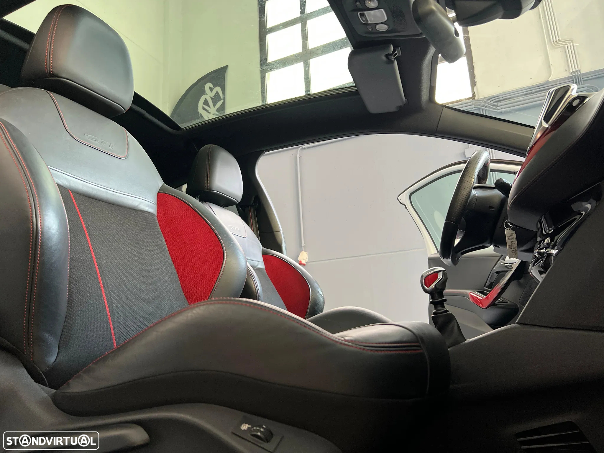 Peugeot 208 GTI 200 THP - 22