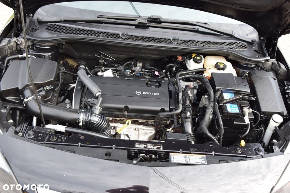 Opel Astra 1.6 Turbo Edition Sport - 25