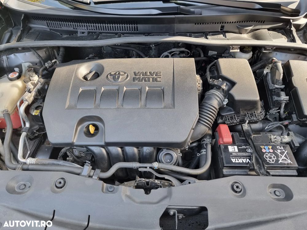 Toyota Avensis 1.8 Executive - 17