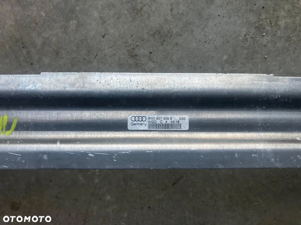 BELKA ZDERZAKA TYŁ AUDI A4 B9 8W0807309B - 2