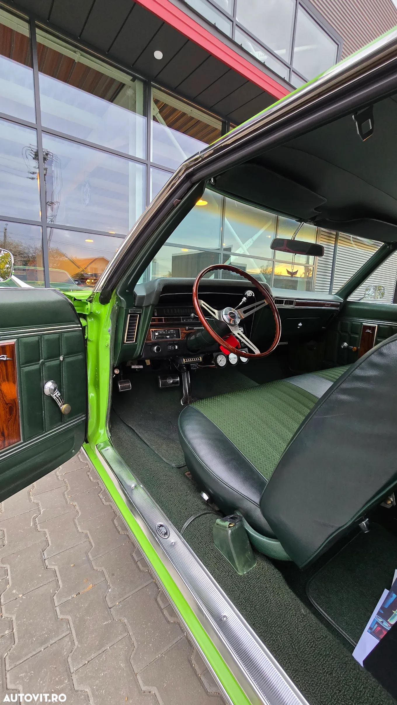 Chevrolet Impala - 14