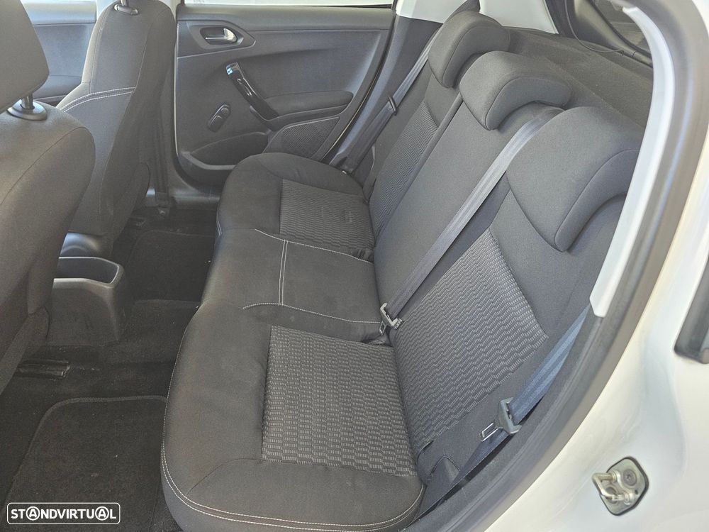 Peugeot 208 1.2 PureTech Active - 10