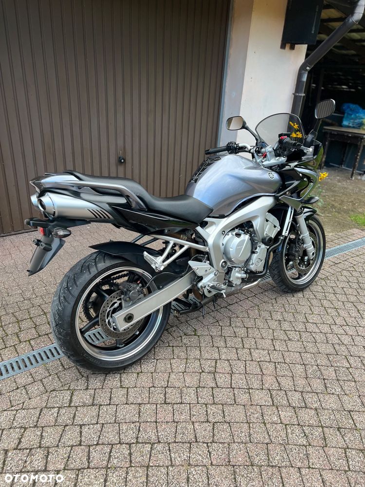 Yamaha FZ6 - 3
