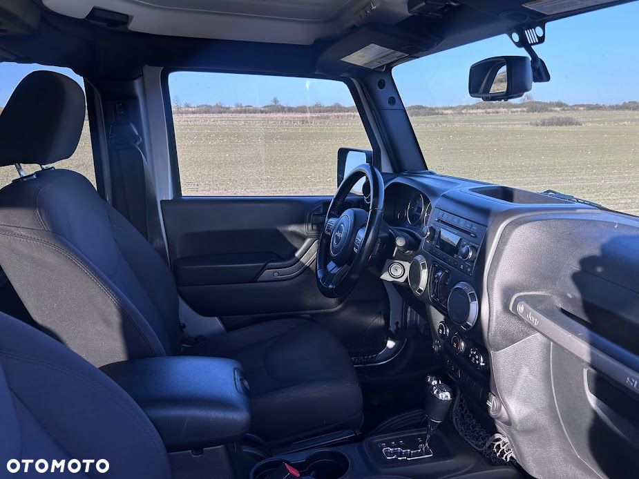 Jeep Wrangler - 15
