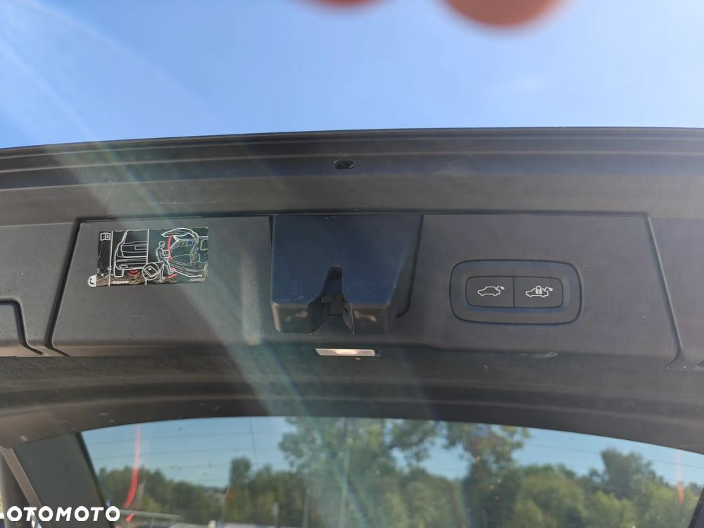 Volvo V90 Cross Country T6 AWD - 29