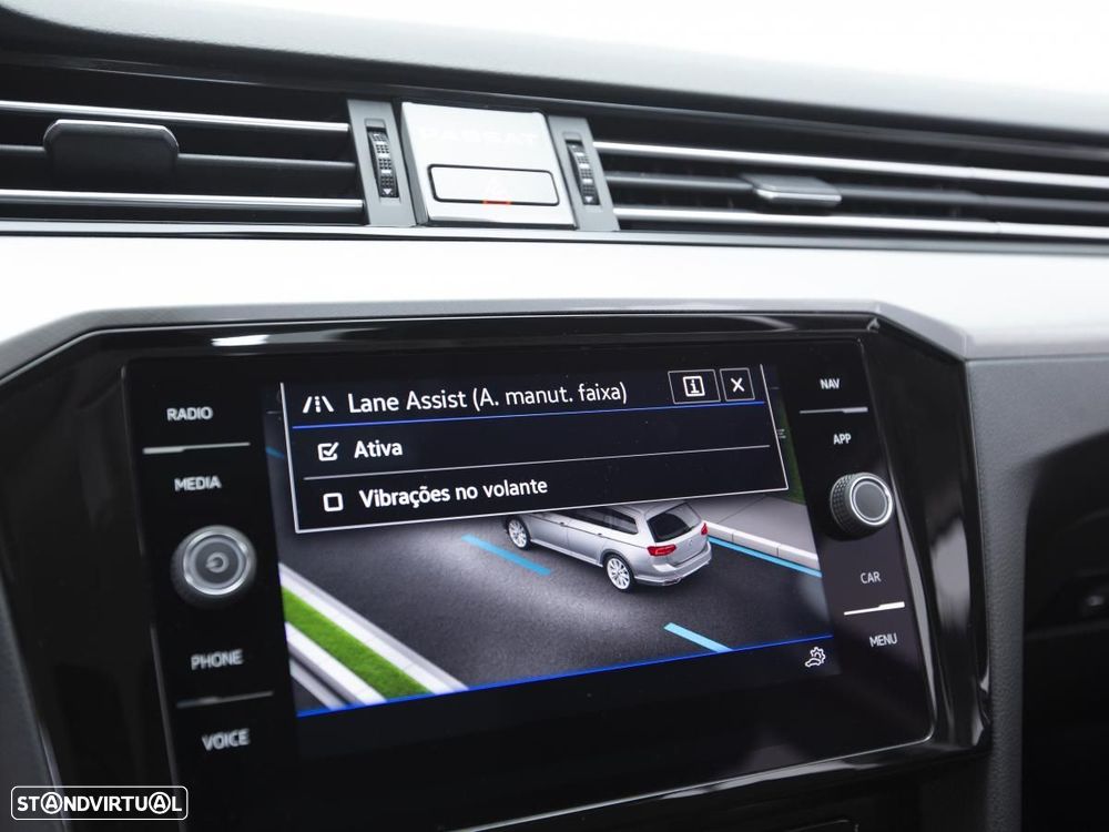 VW Passat Variant 2.0 TDI Business DSG - 28