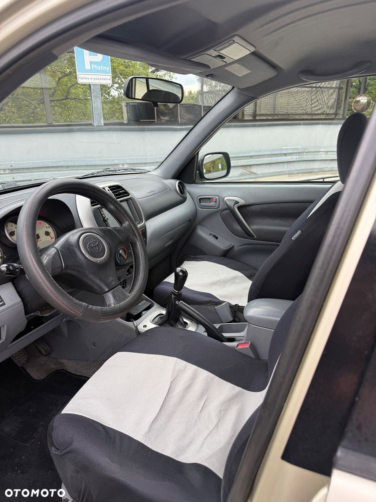 Toyota RAV4 2.0 VVT-i 4x4 - 14