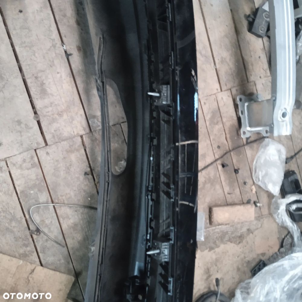 Zderzak tylny A4 B9 kombi - 11