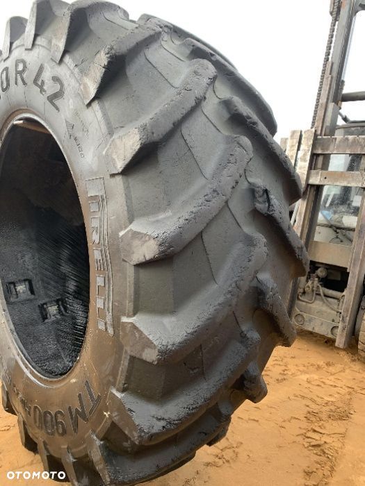 710/70R42 Opona Radialna Pirelli 80%
