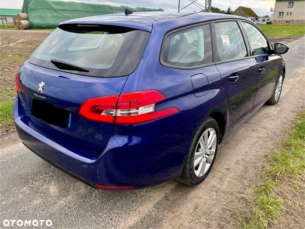 Peugeot 308 - 8