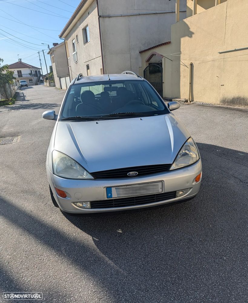 Ford Focus 1.4 Ambiente - 1