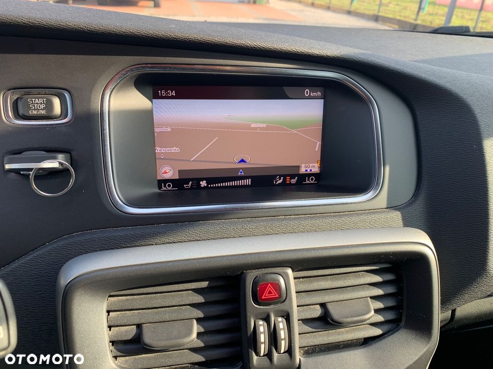Volvo V40 T2 Momentum - 25