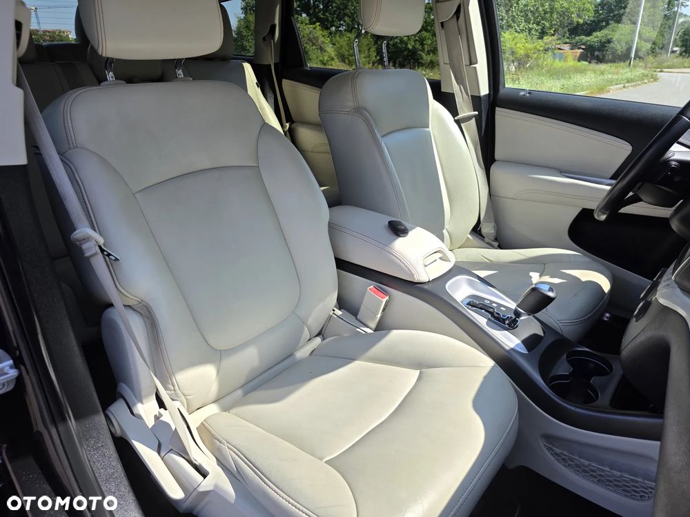 Fiat Freemont 2.0 Multijet Lounge AWD - 24
