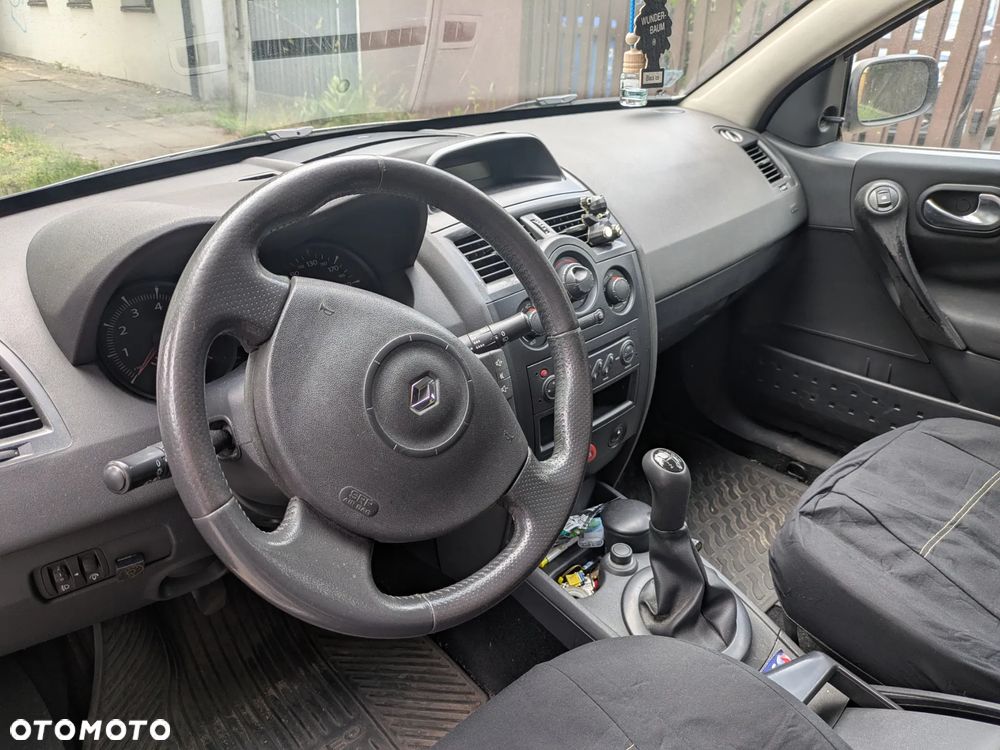 Renault Megane 1.4 16V Authentique - 4