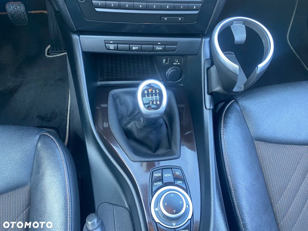 BMW X1 sDrive18d xLine - 17