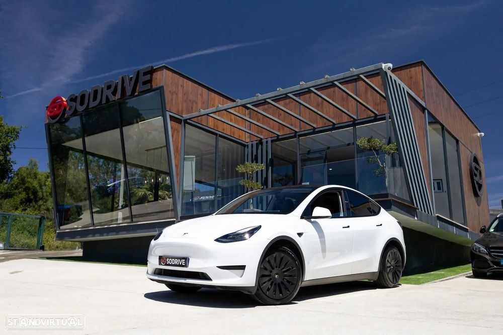 Tesla Model Y Standard - 2