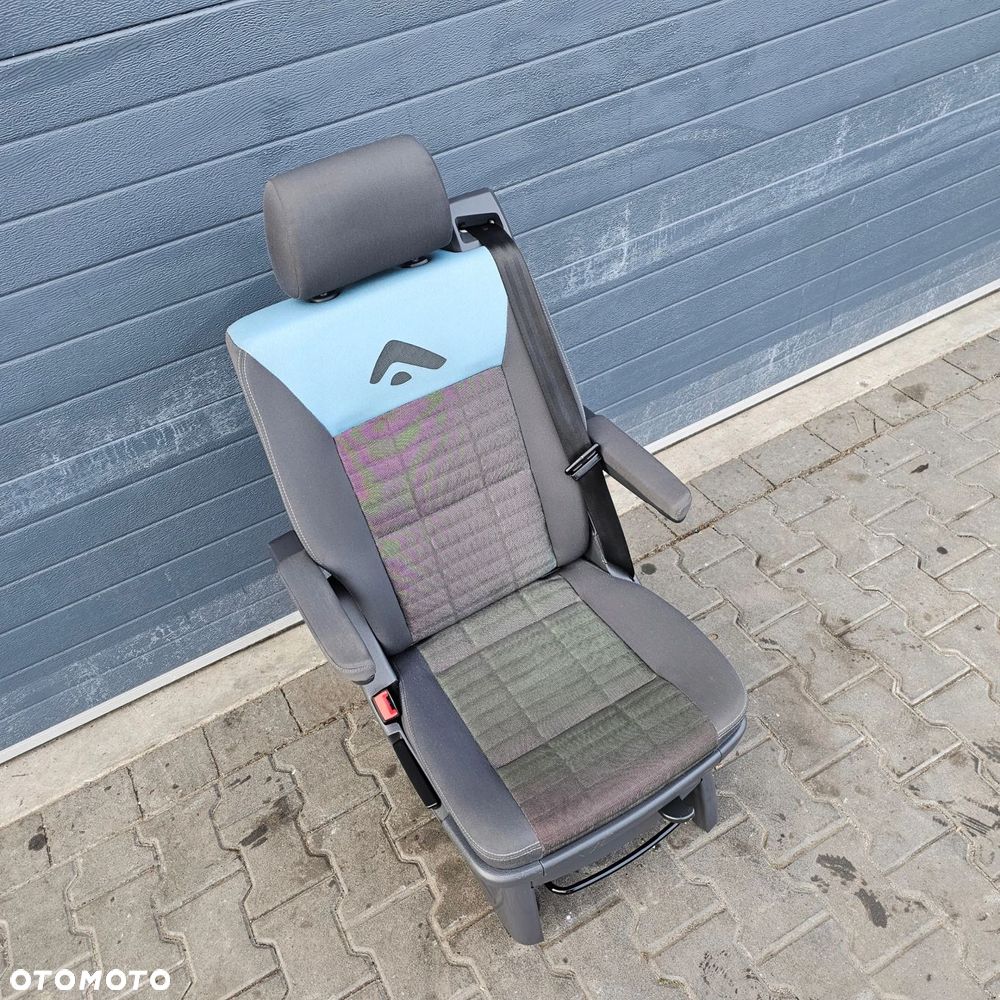 VW T5 T6 MULTIVAN ATLANTIS fotel obrotowy tył II RZĄD - 5