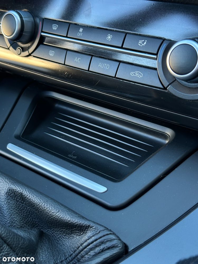 BMW Seria 5 520d Luxury Line - 29