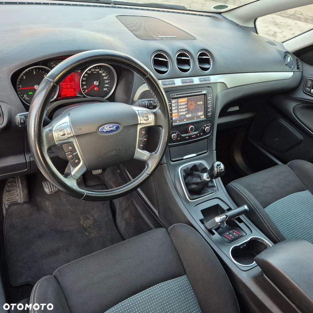 Ford S-Max - 22