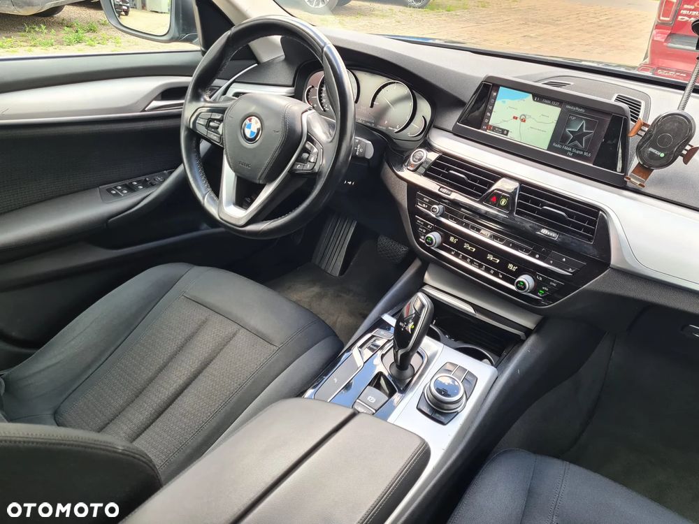 BMW Seria 5 520d - 13
