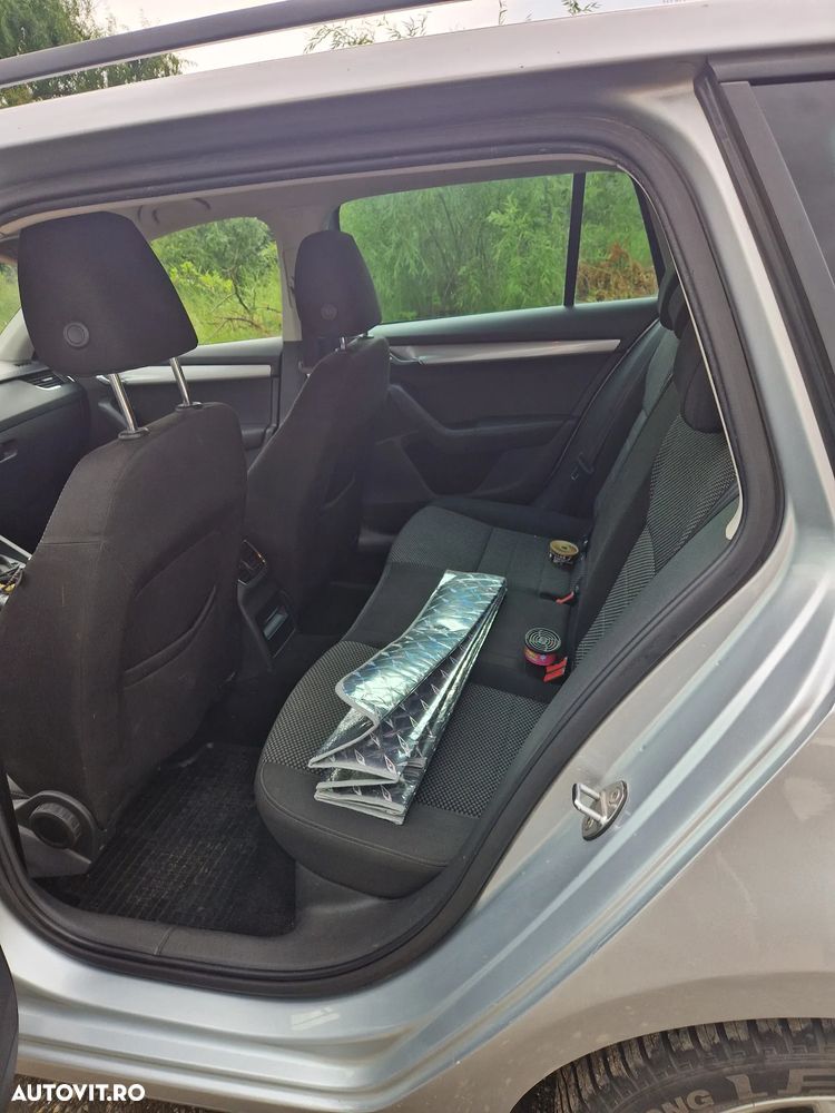Skoda Octavia 2.0 TDI DSG Style - 7