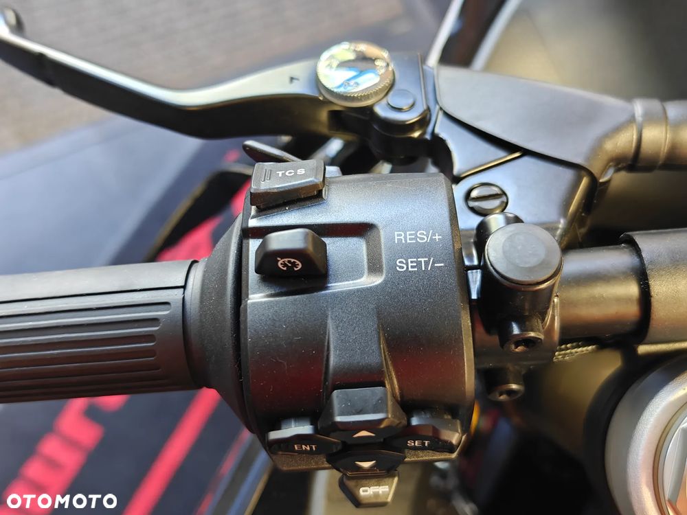 QJMOTOR SRK 800RR - 10