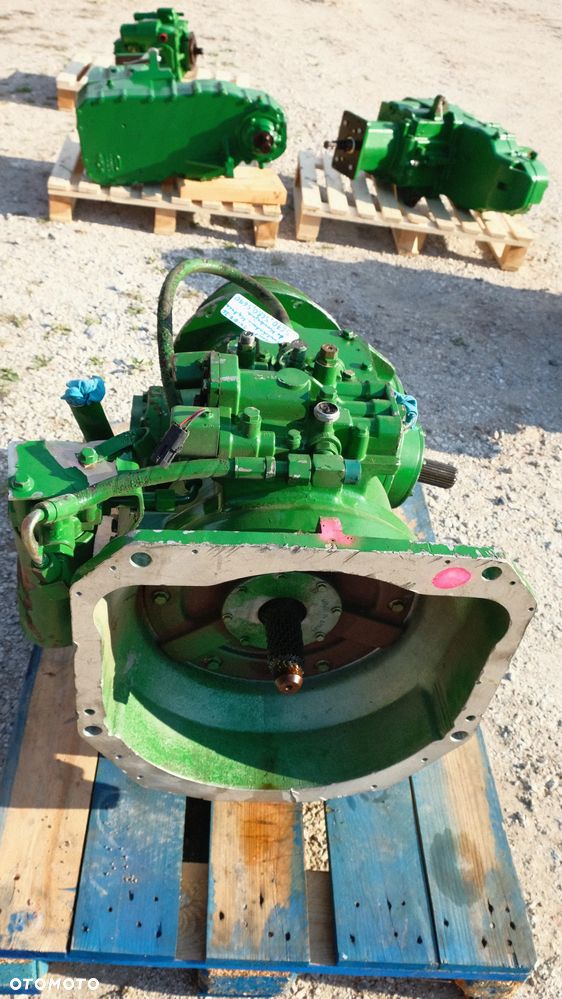 Przekladnia John Deere kątowa napędowa  DE19203 kąbajn kosiarka np S660,S670,S680,S770,S780 - 8